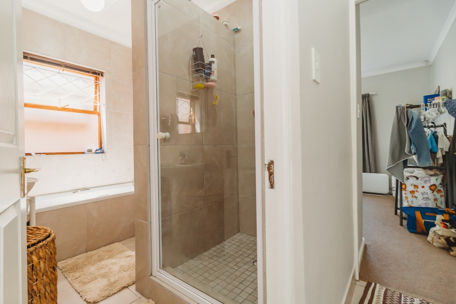 5 Bedroom Property for Sale in Heatherlands Western Cape